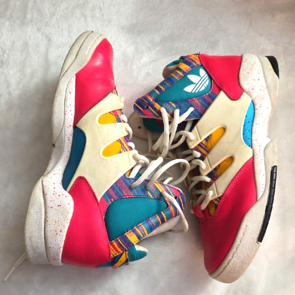 Adidas Kids Sneakers in Pink and Teal Size 9